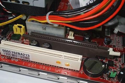 电脑主板上CLRTC针脚的作用与使用指南